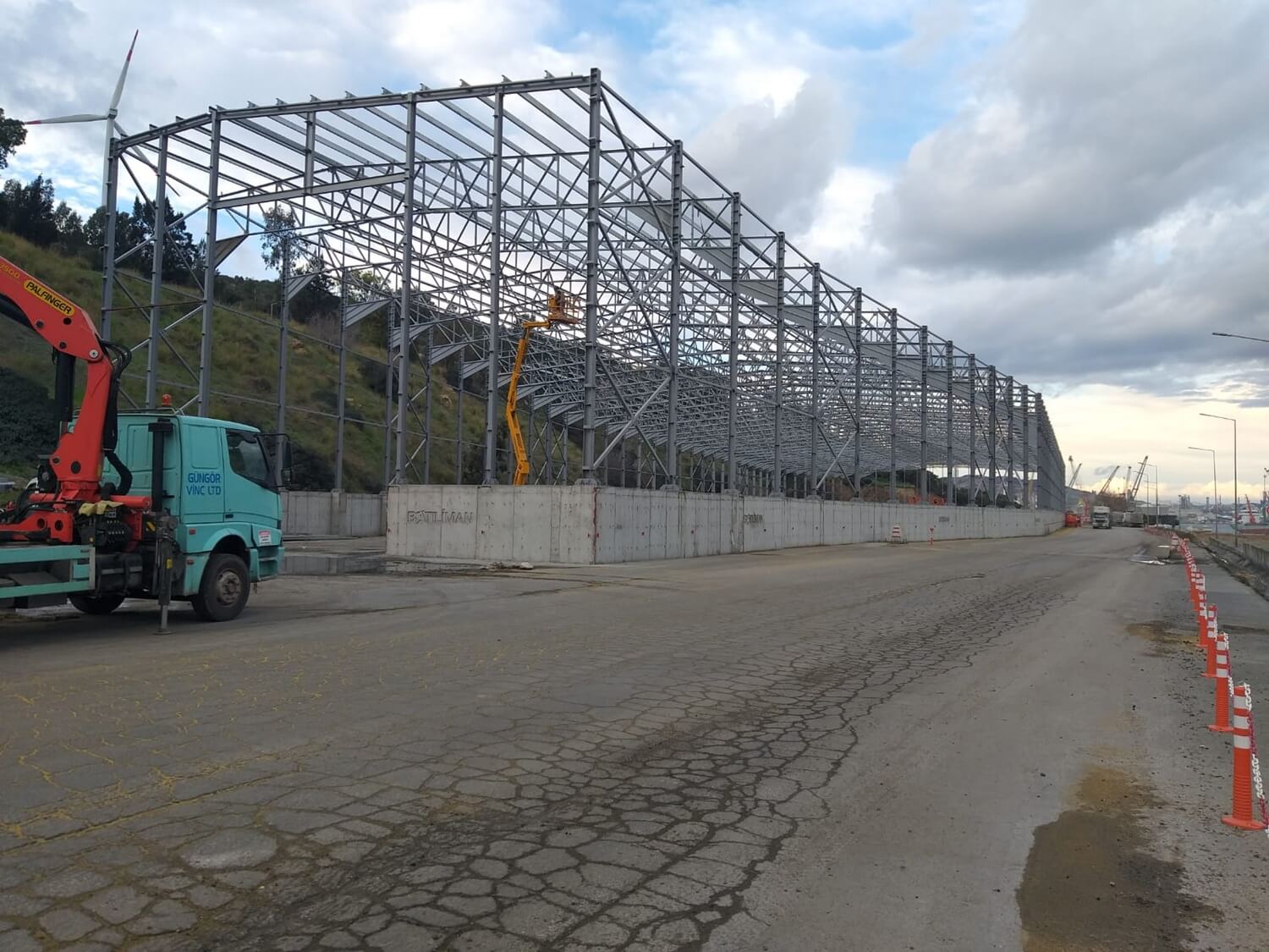 KLİNKER 13.500 M2 KAPALI DEPOLAMA ALANI